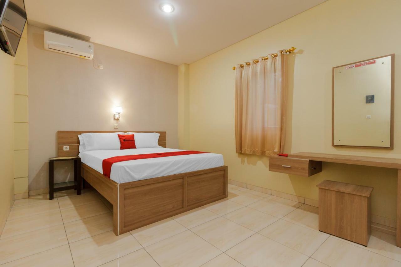 Reddoorz Plus Near Pantai Malalayang Manado Otel Dış mekan fotoğraf